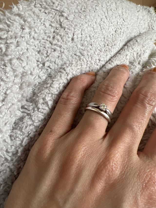 派手すぎず普段使いできるサイズにしていただきました、