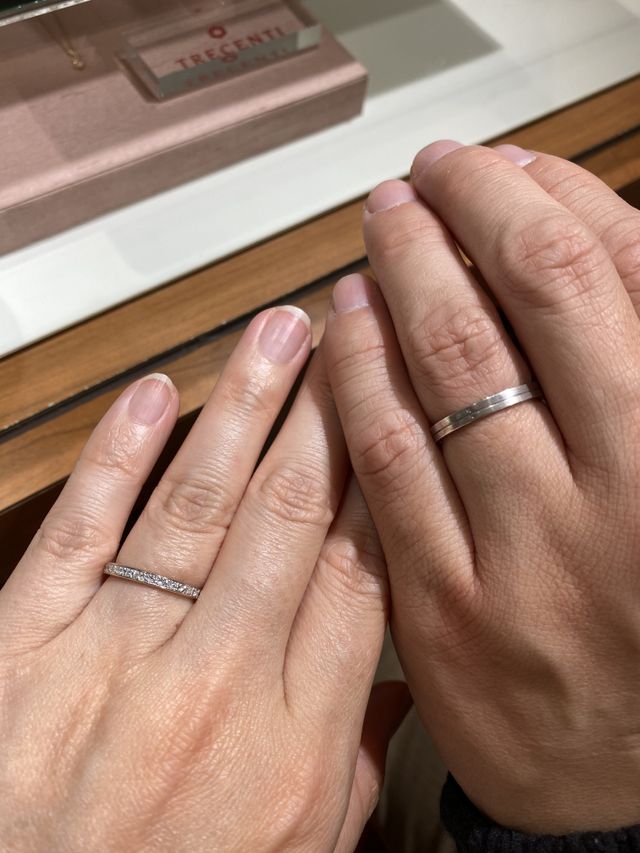 ハーフエタニティリングです。