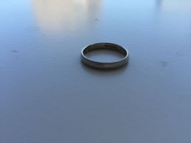 外すことがなく少しくすんできましたが、歪み等はありません