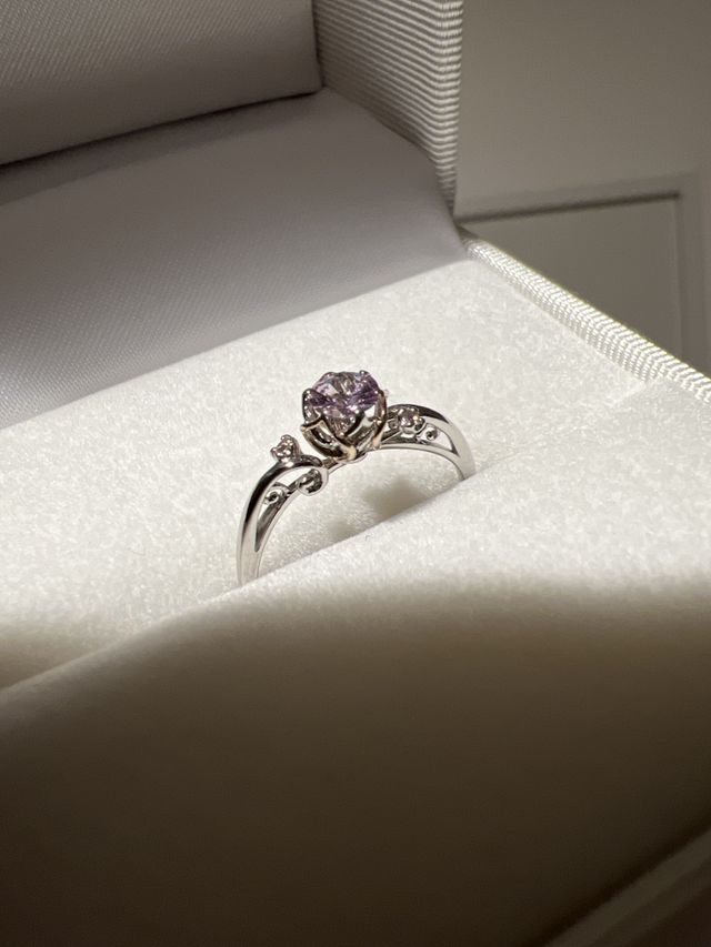 ロータスの指輪です。