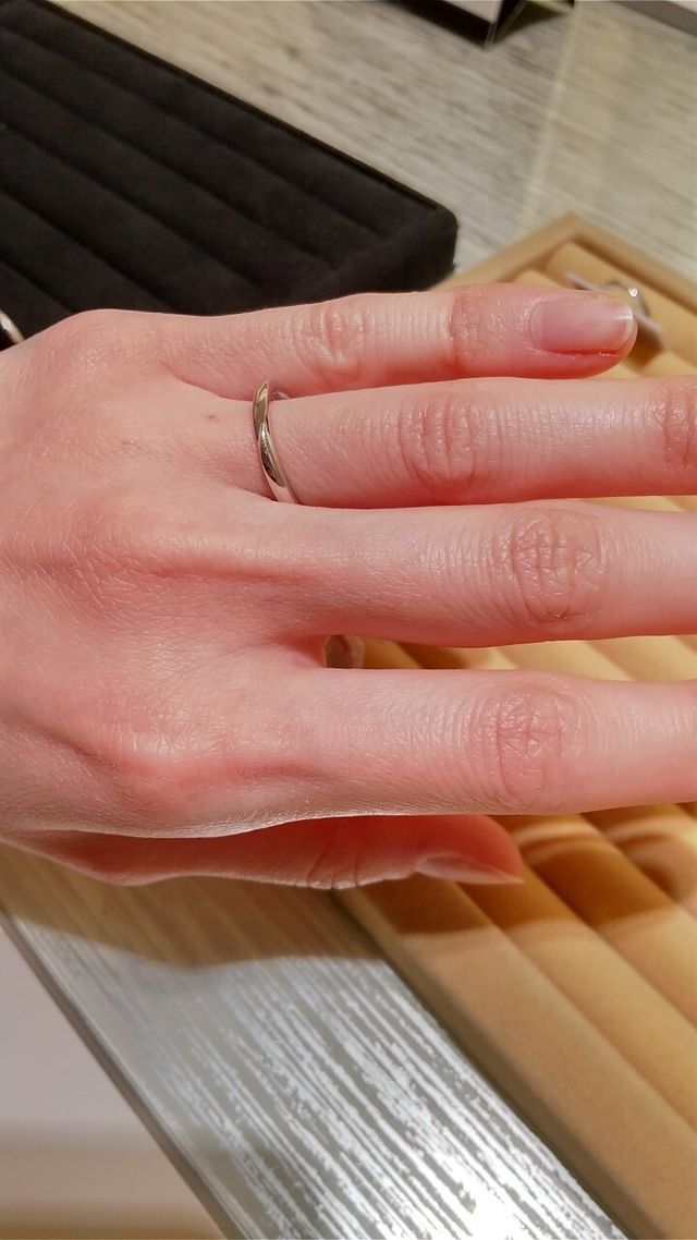 石なし、彫り入りのストレート