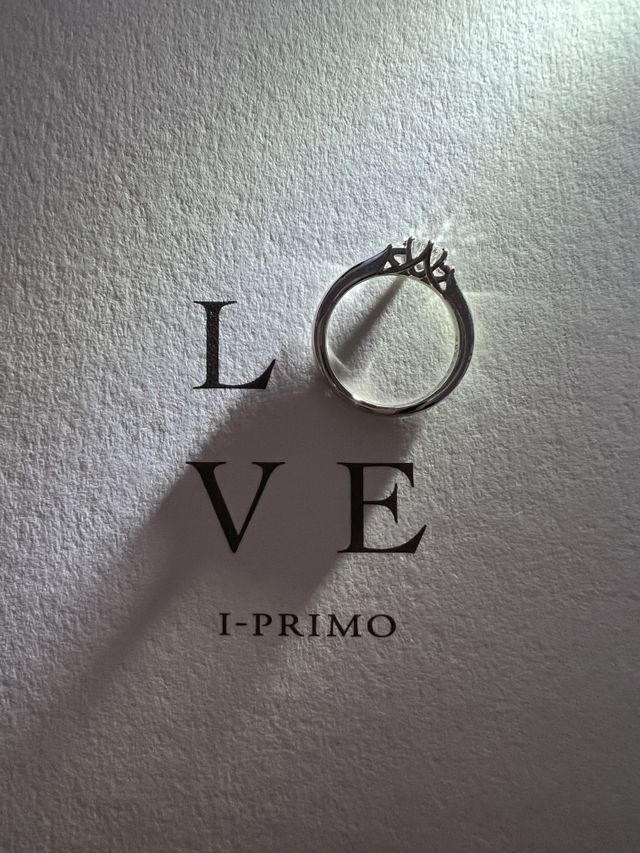 購入した際に貰ったカードに指輪をのせて撮影しました✨