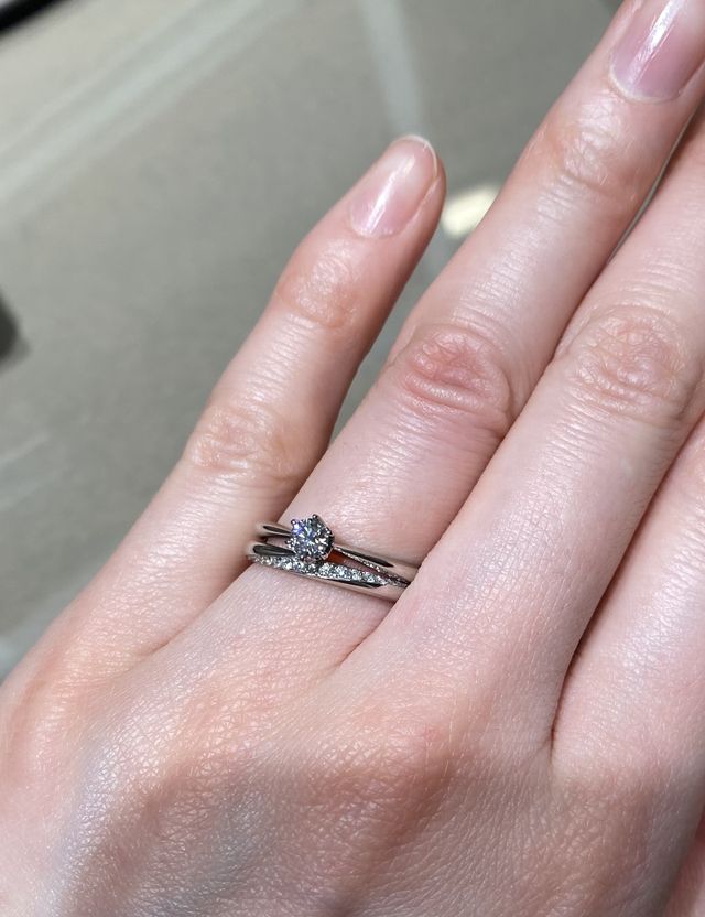 シリアス（婚約指輪）とヘラクレス（結婚指輪）にしました。