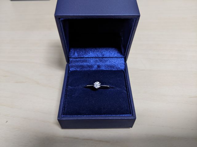 婚約指輪です。