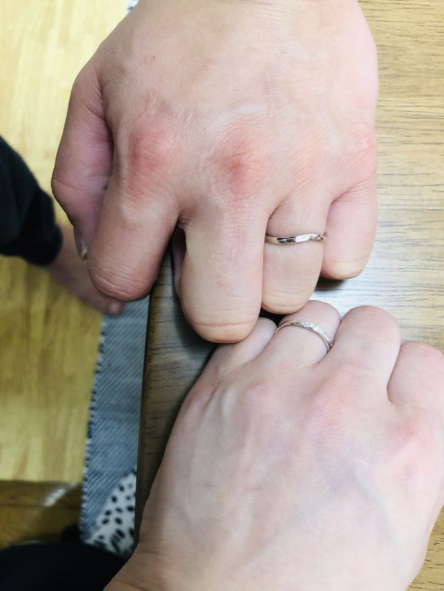 初めて異性の人からもらった指輪が婚約指輪と結婚指輪でした
