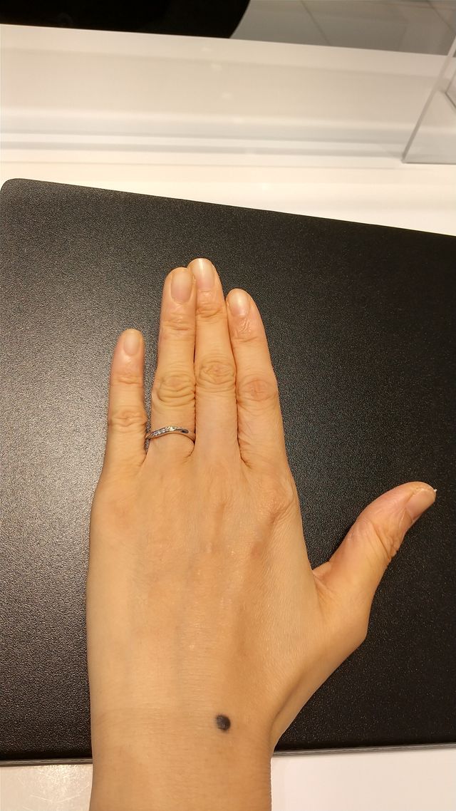 とても綺麗で輝いている指輪です。