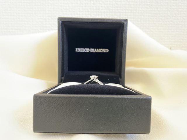 ダイヤモンドが浮いているのがわかるかと思います。