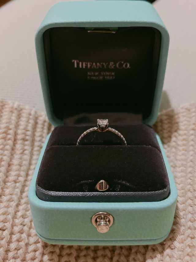 ティファニーブルー色がとっても可愛いです