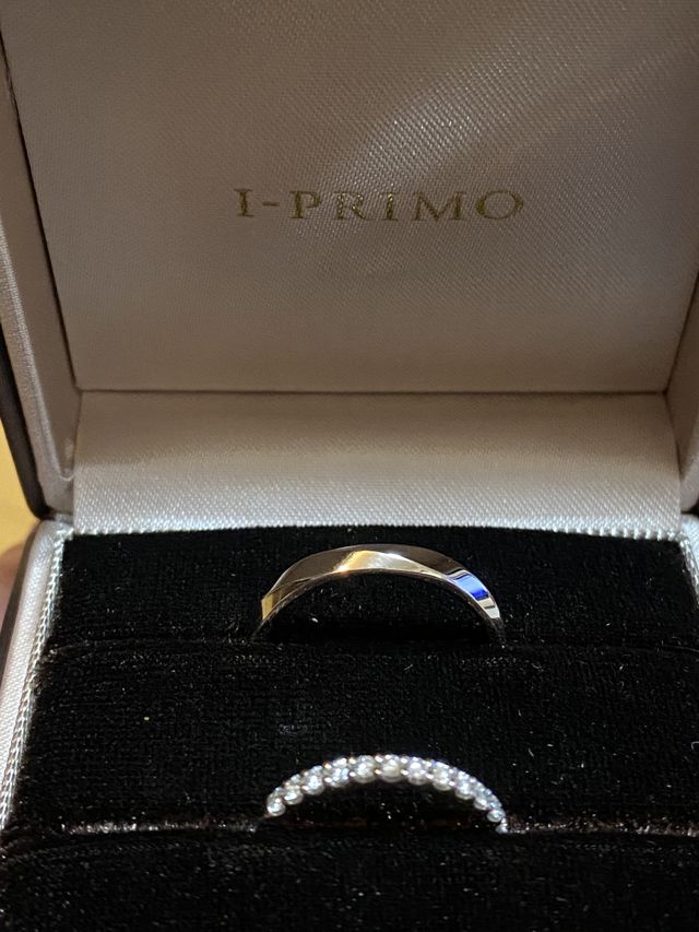 お互いに気に入ったデザインの指輪を選んで購入しました。
