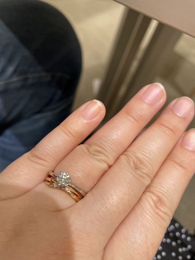 デザインを選んでから石を選ぶので、予算と合わせられます。