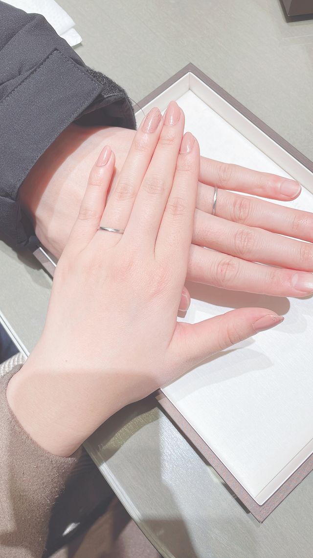 マットベースに斜めのラインがさりげなくてお気に入りです！