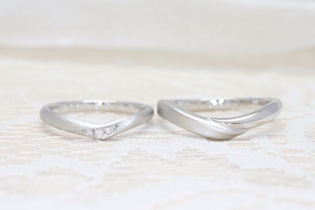 マット加工の指輪にしてもらいました