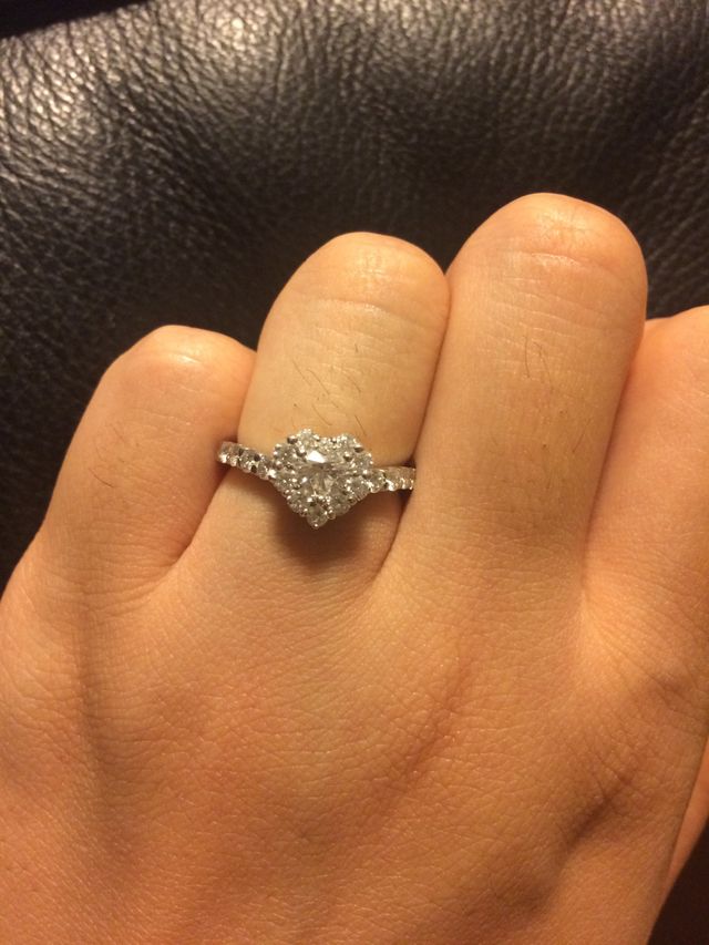 ポンテベッキオのエンゲージリングです。