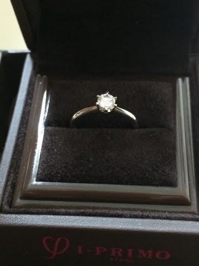 縦爪でダイヤの存在感が増します。