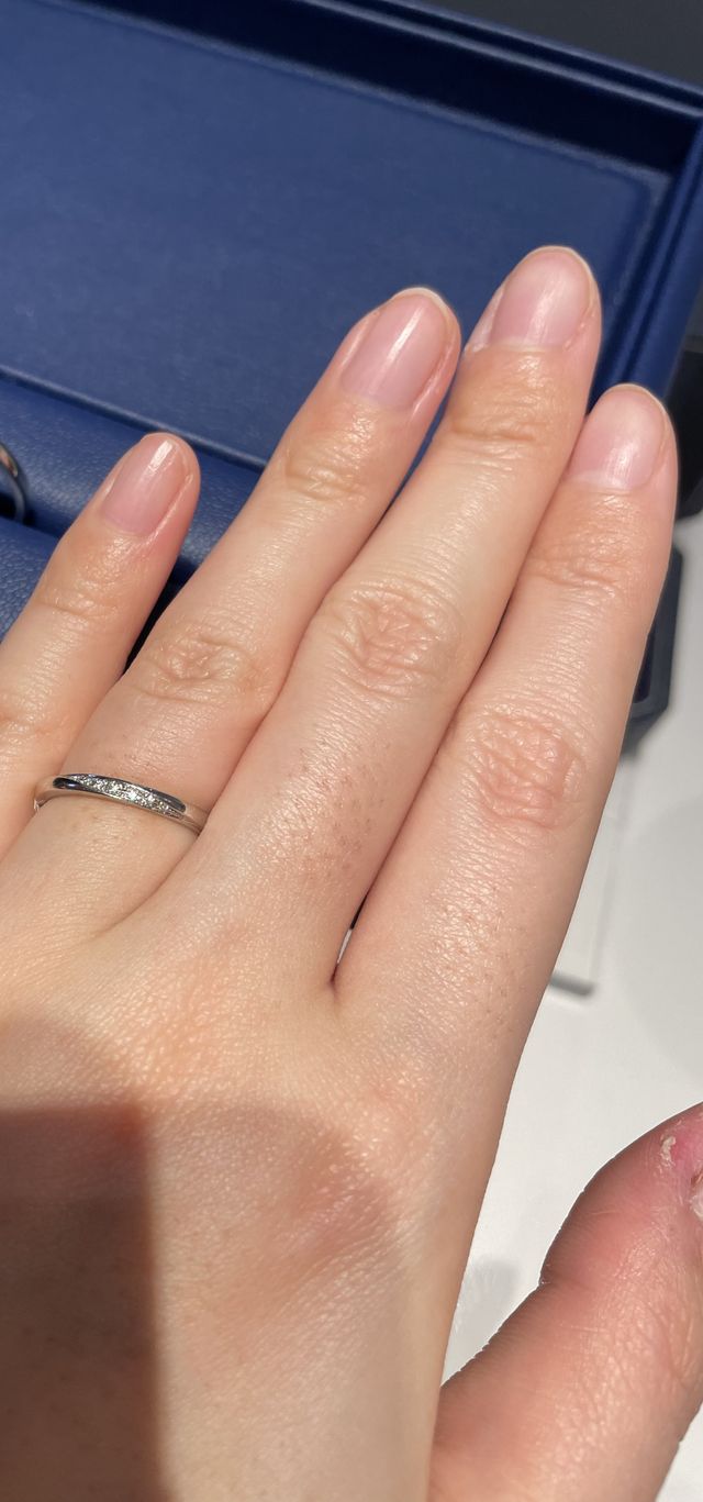 ストレートの形に左上からラインが入る