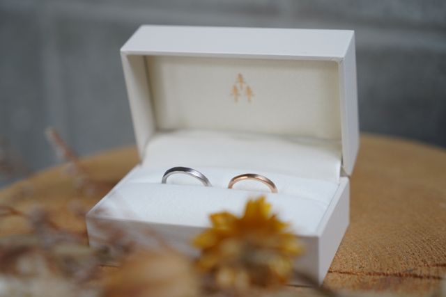結婚指輪プラチナとピンクゴールドケース付き