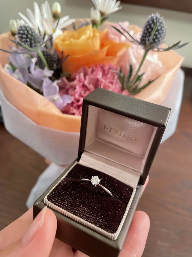 ブーケと婚約指輪