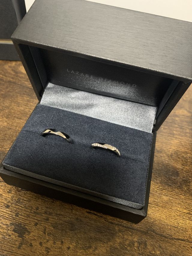 デザインがおしゃれで、輝いています。