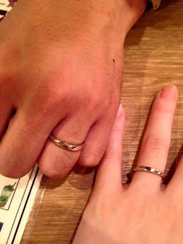 左がメンズ、右がレディースの同一デザイン