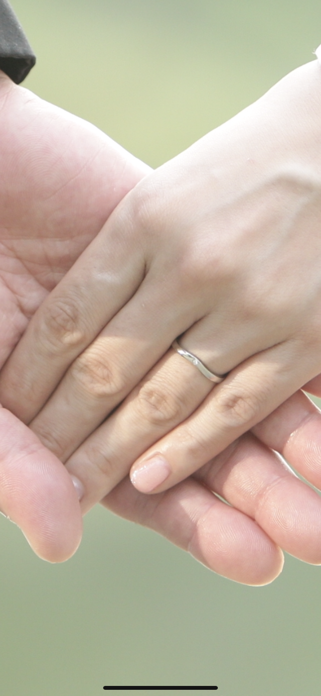 女性用の指輪の写真です。