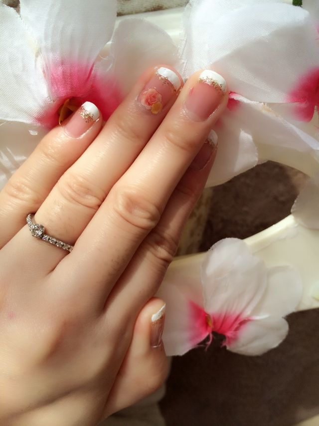 指輪を購入した日に撮った写真です。ネイルとも相性バッチリ