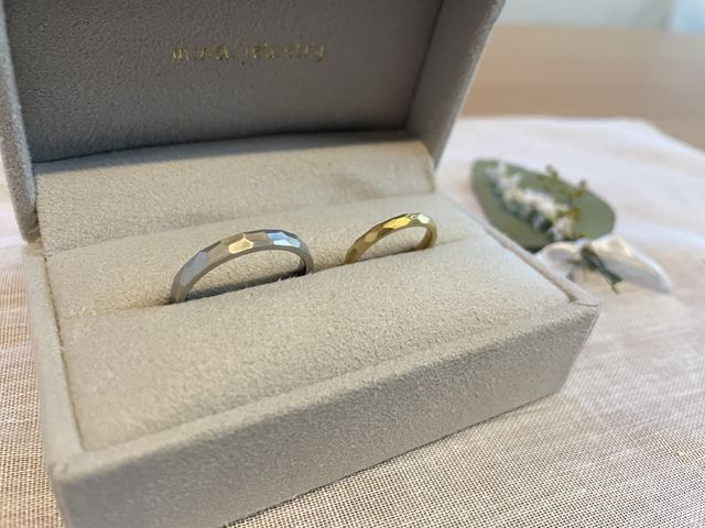 可愛い箱とドライフラワーが添えられていました