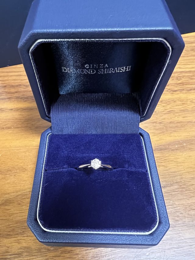 婚約指輪ダイヤカラーはD,VVS-1,EXCELLEN