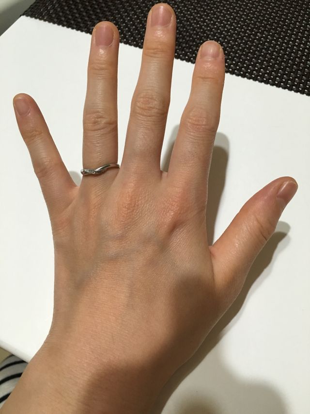 シンプルなデザインなので年をとってもつけられるデザインです。