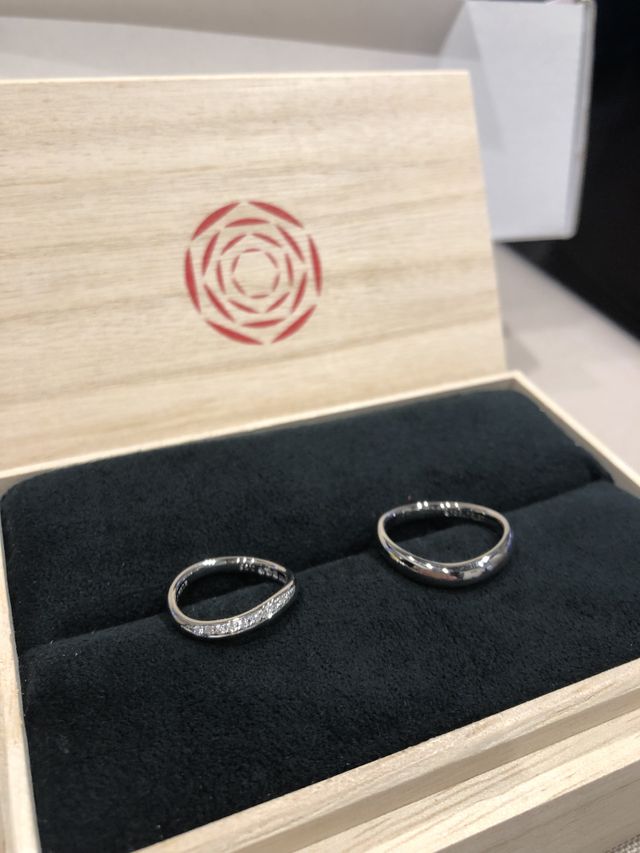 リング:縁結
素材:pt950
6号　13号
表面仕上:鏡面