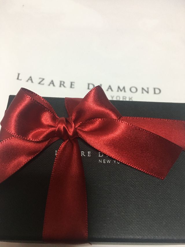 赤いリボンを付けてくれて
ボックスも落ち着いて綺麗です