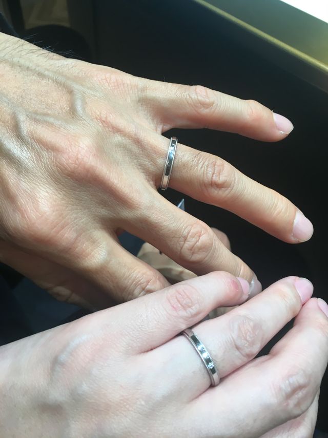 試着時、一目惚れの指輪に出会う前まで、迷いました。