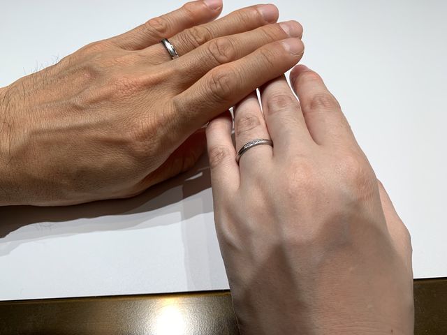 付け慣れてないのでドキドキしました。綺麗で一目惚れしました。