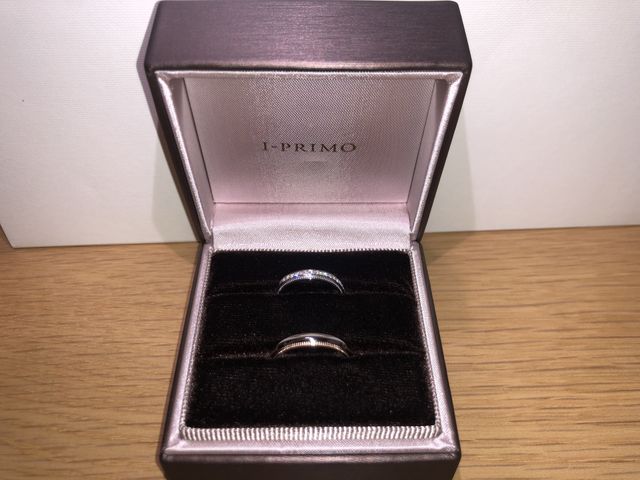 箱から指輪まで高級感が溢れている。