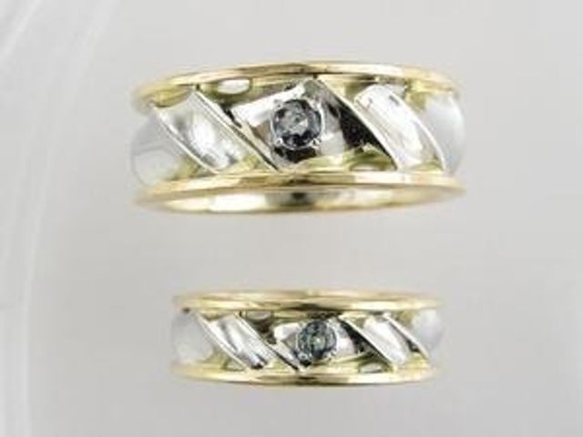 プラチナとイエローゴールド、鍛造、アレキサンドライト