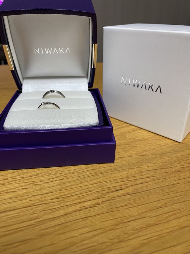 にわかのボックスは濃い紫です。