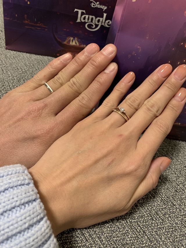 婚約指輪と結婚指輪の重ね付けダイヤを少し大きくしました。