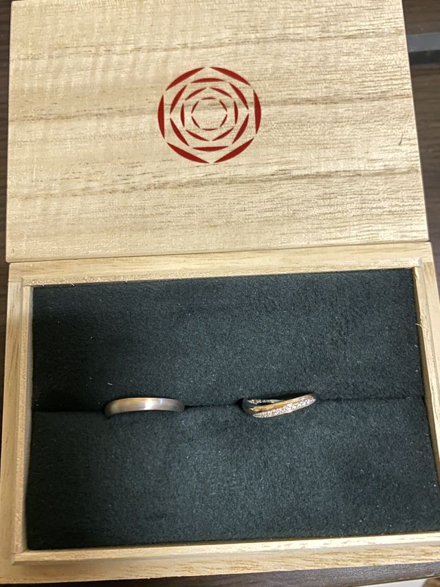 プラチナベースのピンクゴールドの色味が可愛いです！