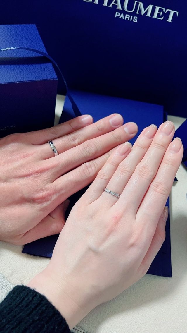 指輪の太さは男性用は太いもの、女性用は細いものにしました。