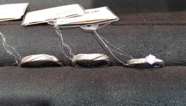 実物からセミオーダーのデザイン起こしをしてもらいました。