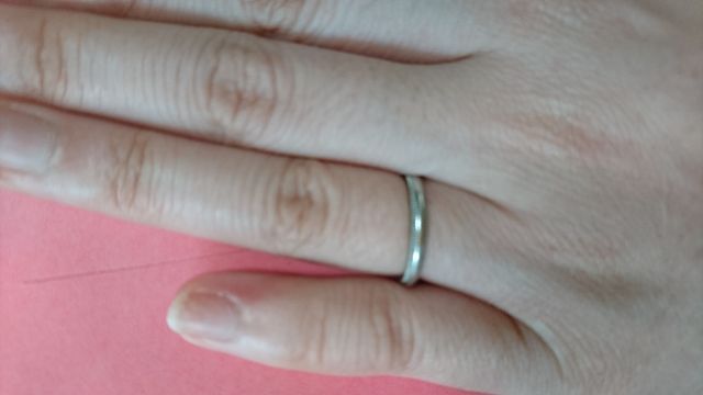 シンプルで繊細なデザインです。