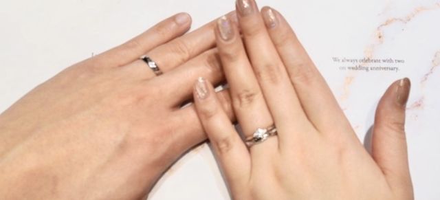 つけ心地は内側が丸く削られていて厚すぎない