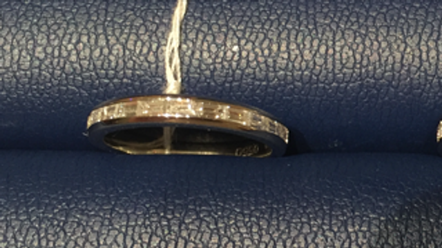 ダイヤモンドシライシのバゲットカットハーフエタニティ