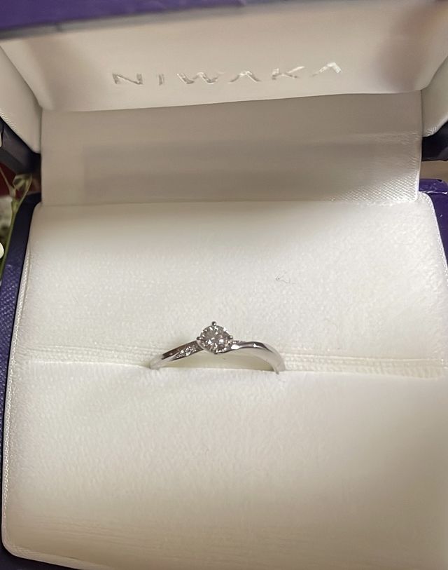 セットリングの露華
サイドのダイヤが可愛いです！