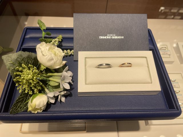 購入時の記念に店舗で撮影しました。