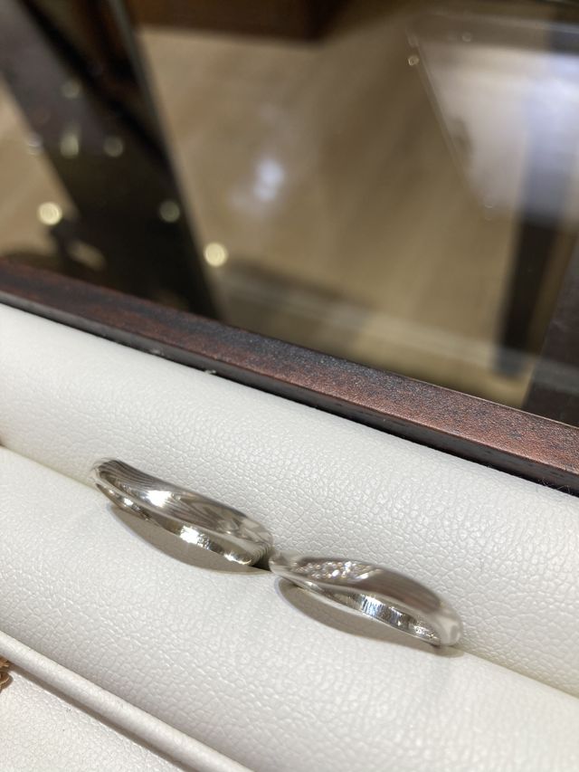 弓月
木目にウェーブのライン