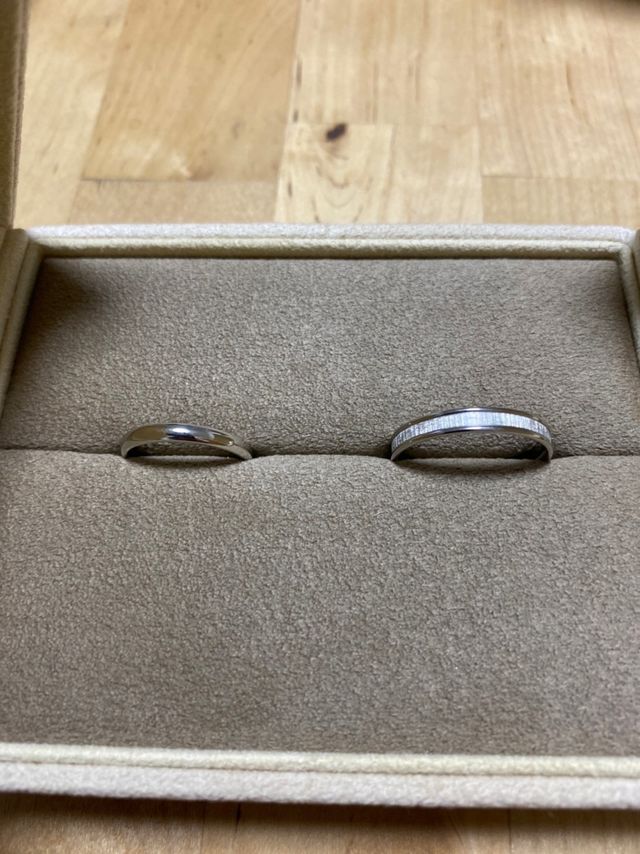 購入後、受取時のリング艶やかで輝いています。