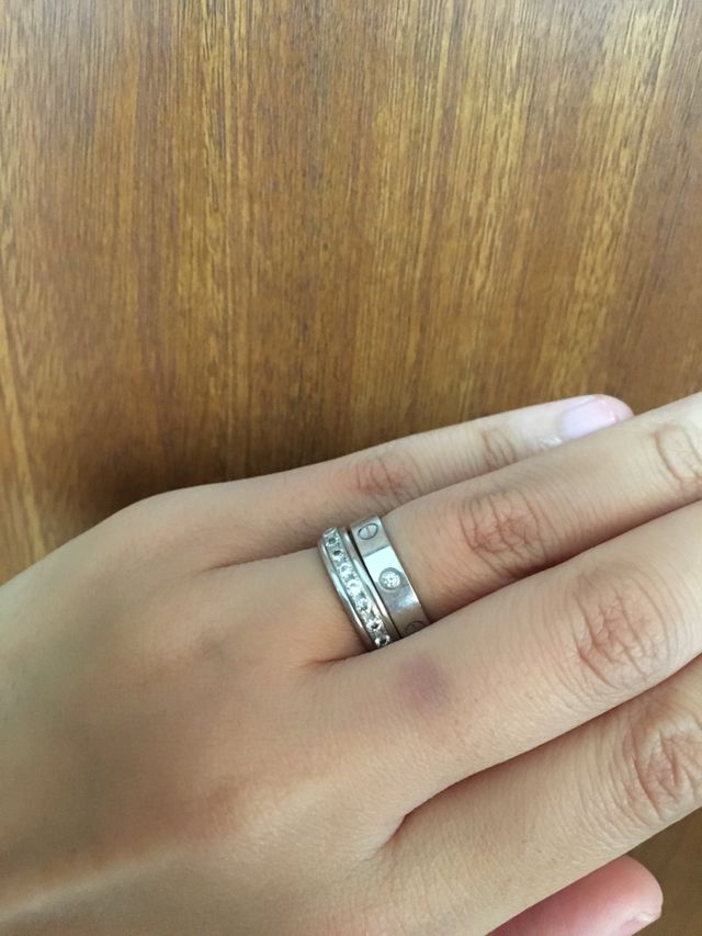 婚約指輪として主人から頂きました。