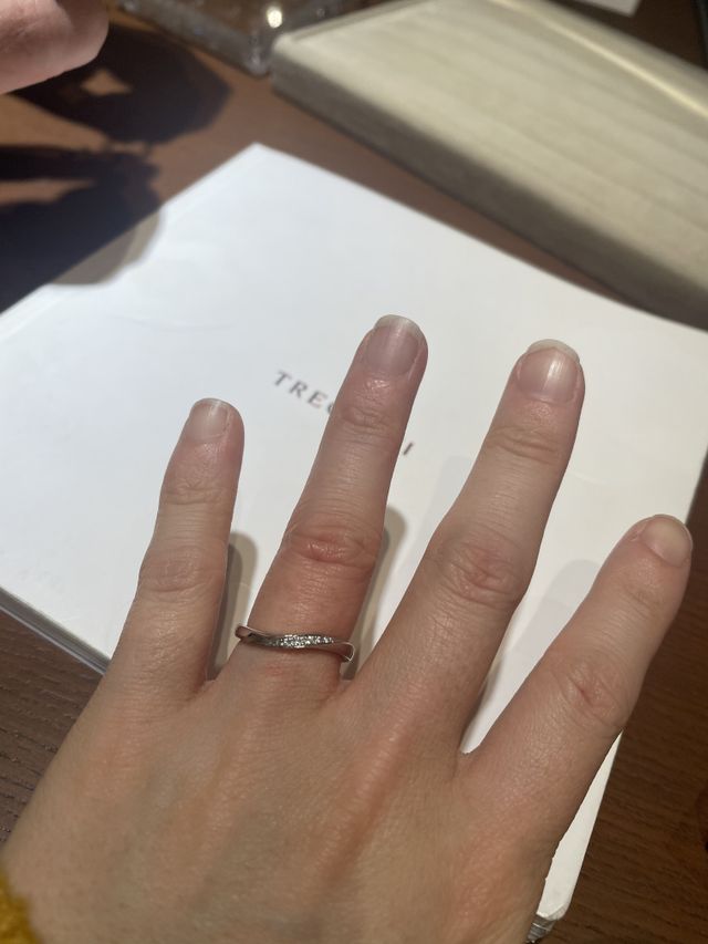 ウェーブでメレダイヤが入っているデザインが素敵でした