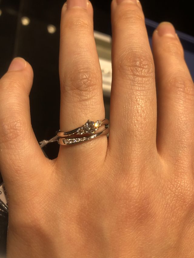 結婚指輪と婚約指輪の重ね付け