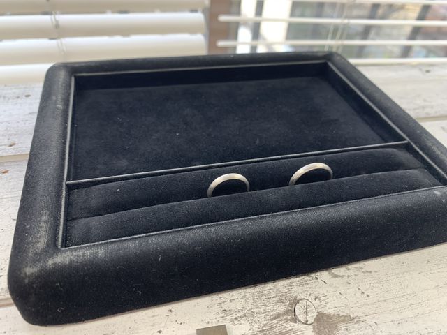 ２つあわせた結婚指輪です。